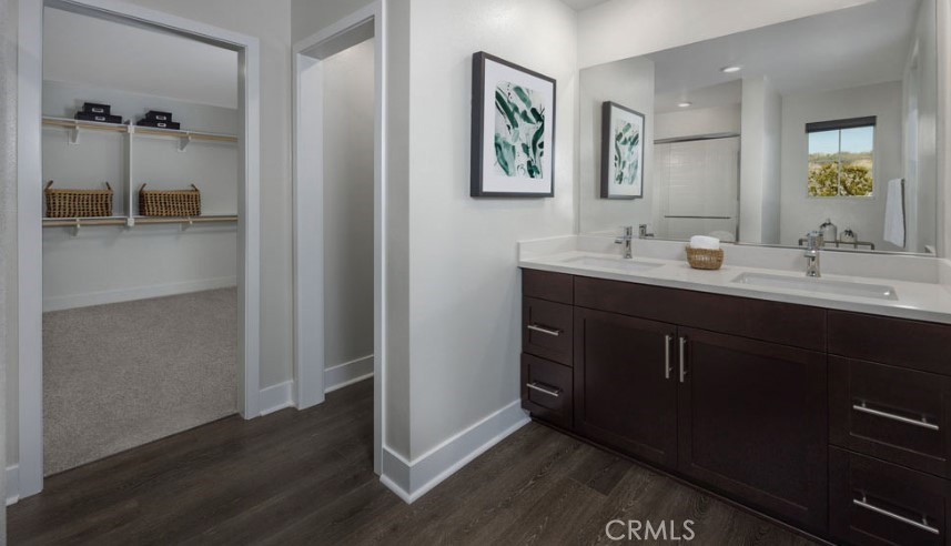 33425 Rusty Court French Valley, CA 92596 - Photo 10 of 25 a bathroom with a sink and mirror