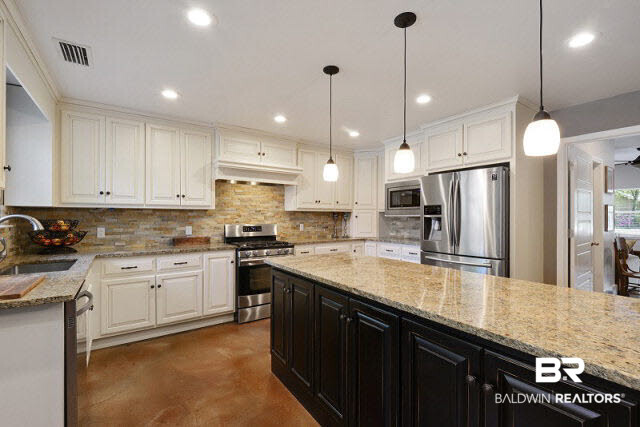 1409 Yupon Drive Gulf Shores, AL 36542 - Photo 8 of 23 Kitchen