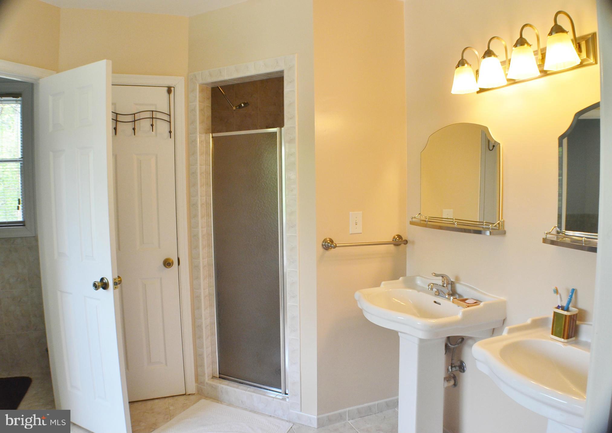 8224 Higham Road Lorton, VA 22079 - Photo 18 of 30 Bath (Master)
