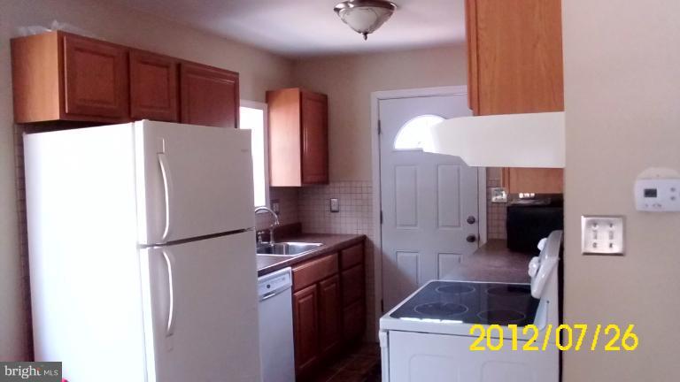 8703 Dangerfield Road Clinton, MD 20735 - Photo 2 of 25 Kitchen