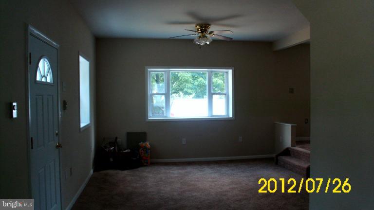 8703 Dangerfield Road Clinton, MD 20735 - Photo 5 of 25 Living Room