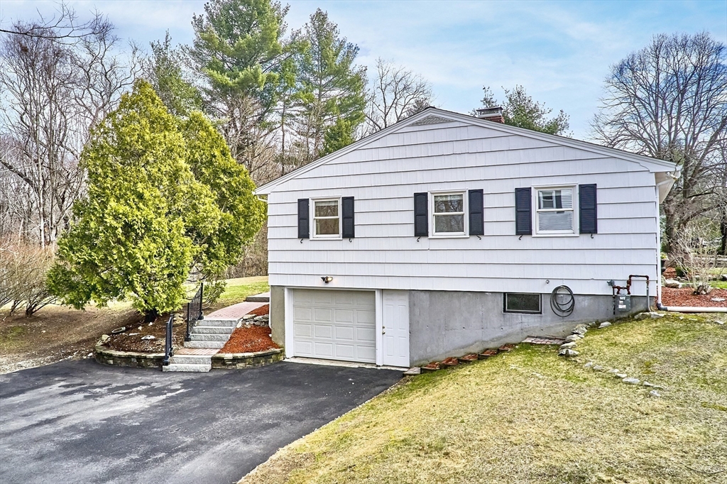 18 Lowell Road Westford, MA 01886 - Photo 3 of 38 Gallery Image 3