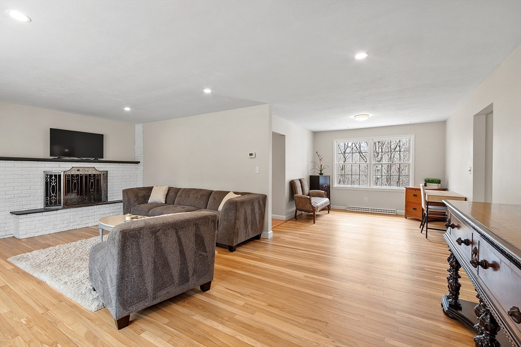 18 Lowell Road Westford, MA 01886 - Photo 8 of 38 Gallery Image 8