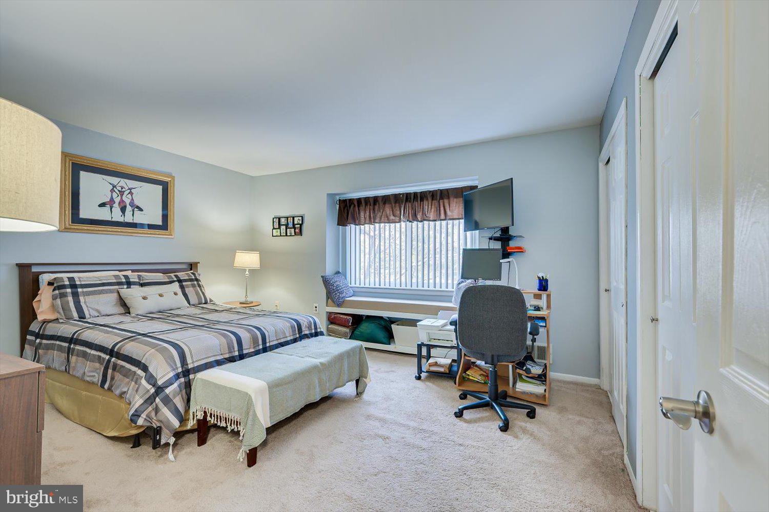 806 Robin Road Hillsborough, NJ 08844 - Photo 22 of 37 a bedroom with a workspace