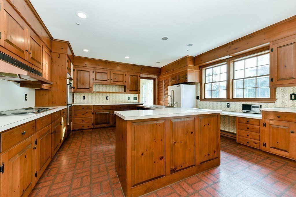 39 Myopia Road Winchester, MA 01890 - Photo 14 of 34
