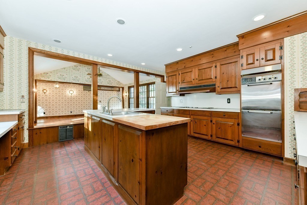 39 Myopia Road Winchester, MA 01890 - Photo 15 of 34