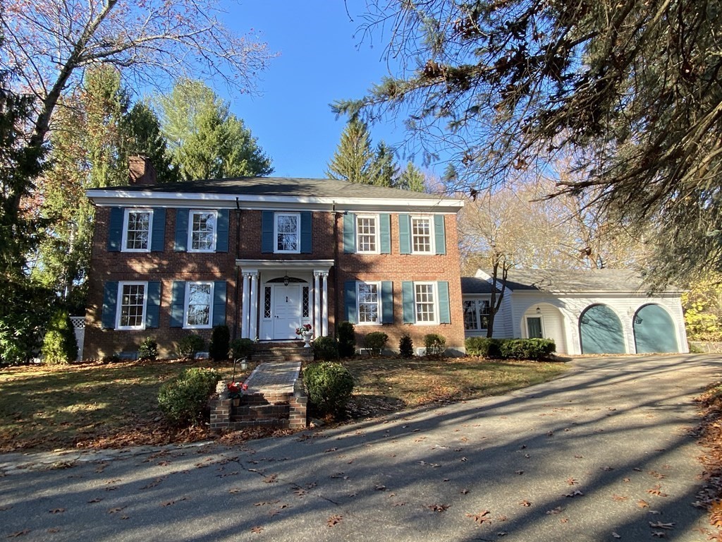 39 Myopia Road Winchester, MA 01890 - Photo 3 of 34