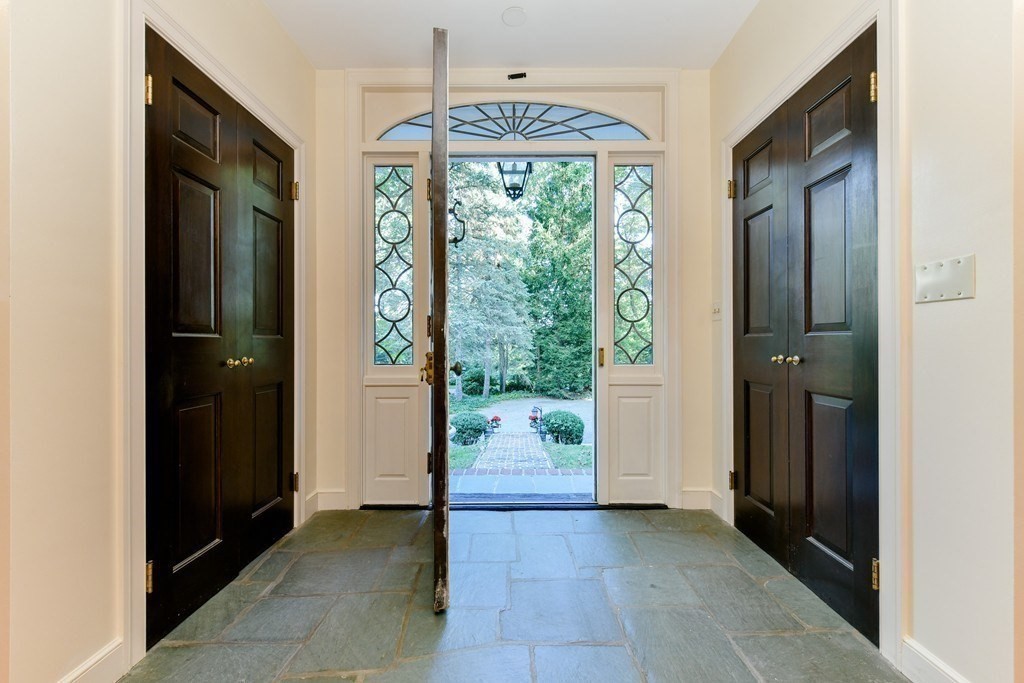 39 Myopia Road Winchester, MA 01890 - Photo 7 of 34