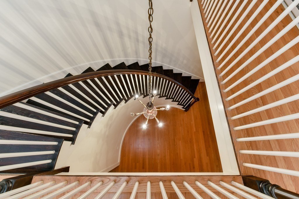 39 Myopia Road Winchester, MA 01890 - Photo 9 of 34