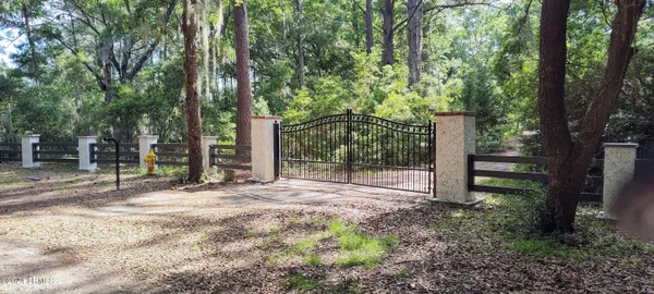 $1,485 | 1 Bennett Point Drive, Unit A, Beaufort, SC 29907