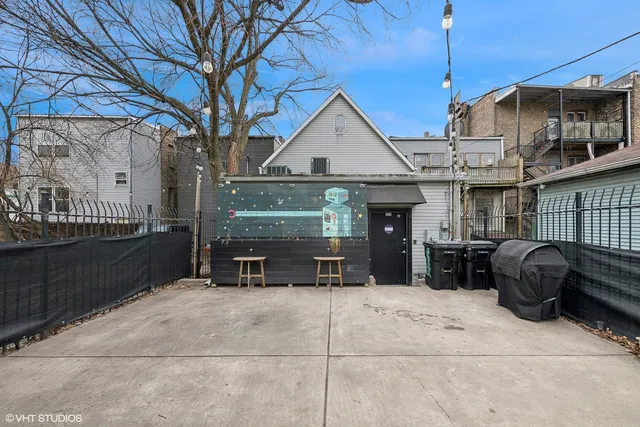 $620,000 | 3522 West Armitage Avenue, Chicago, IL 60647