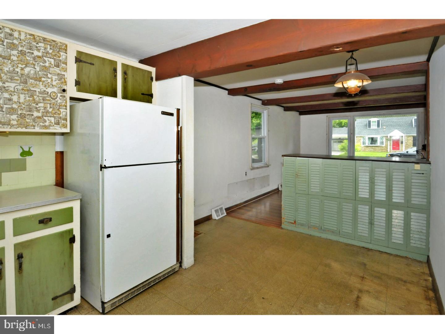 1900 Surrey Road Oreland, PA 19075 - Photo 9 of 16 Kitchen