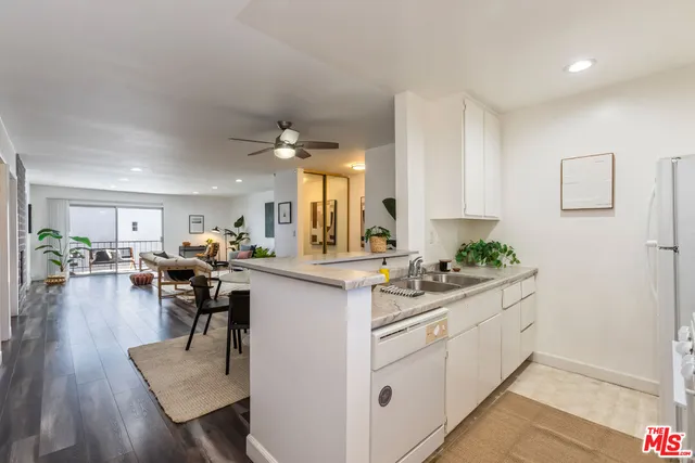 $639,000 | 11701 Texas Avenue, Unit 306, Los Angeles, CA 90025