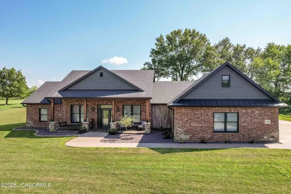 $599,000 | 13405 Redfield Drive, Eugene, MO 65032
