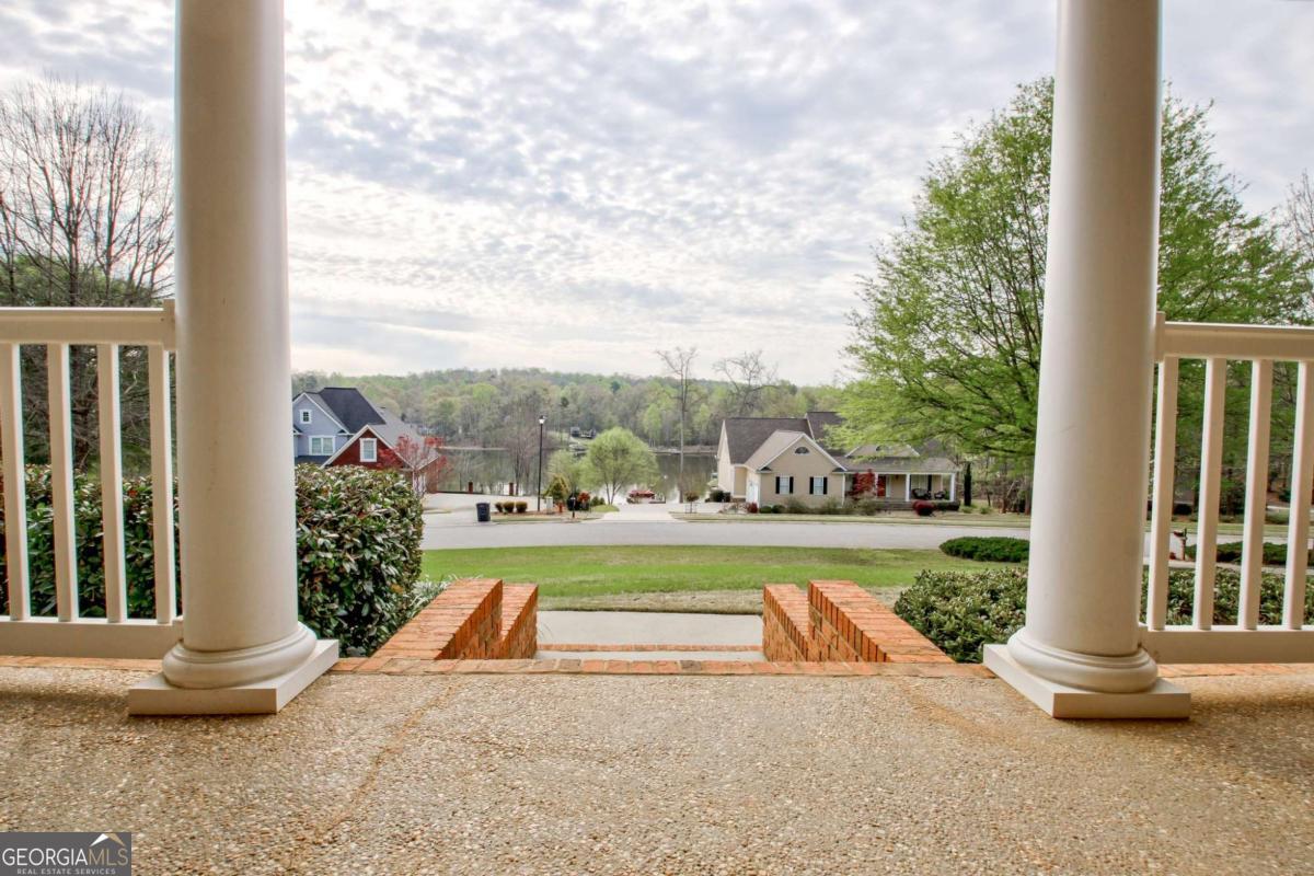 50 Peninsula Circle Newnan, GA 30263 - Photo 3 of 32