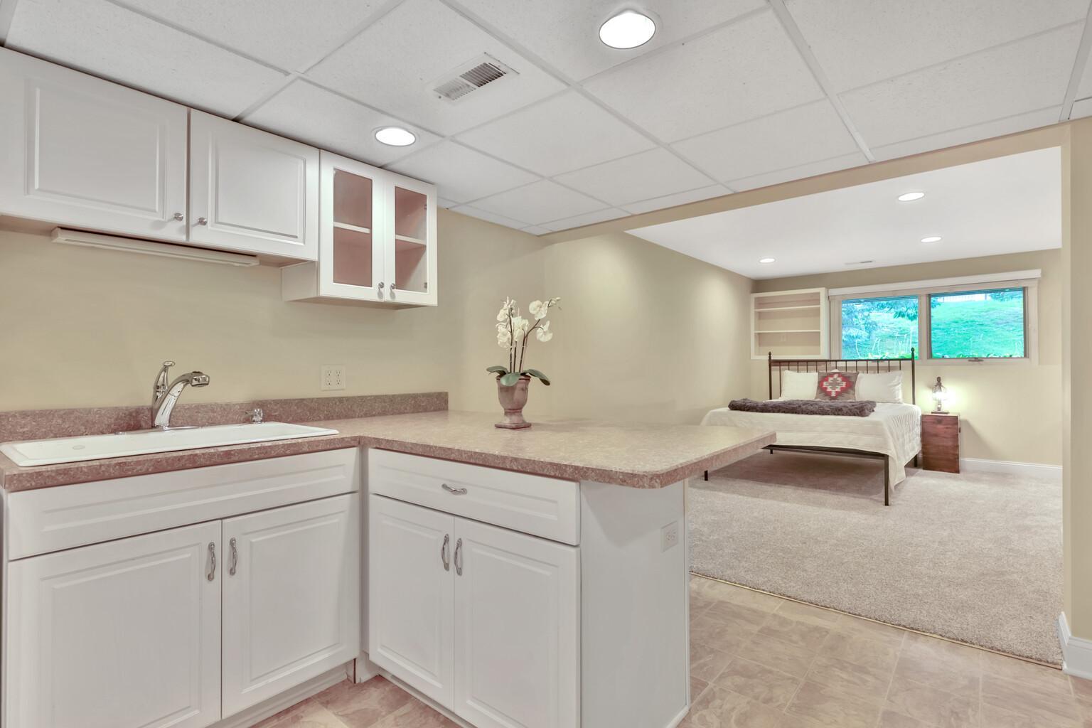 8264 Kingslee Road Bloomington, MN 55438 - Photo 30 of 38 Gallery Image 30
