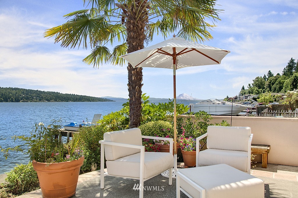 14012 Riviera Place Northeast Seattle, WA 98125 - Photo 23 of 25 Gallery Image 23