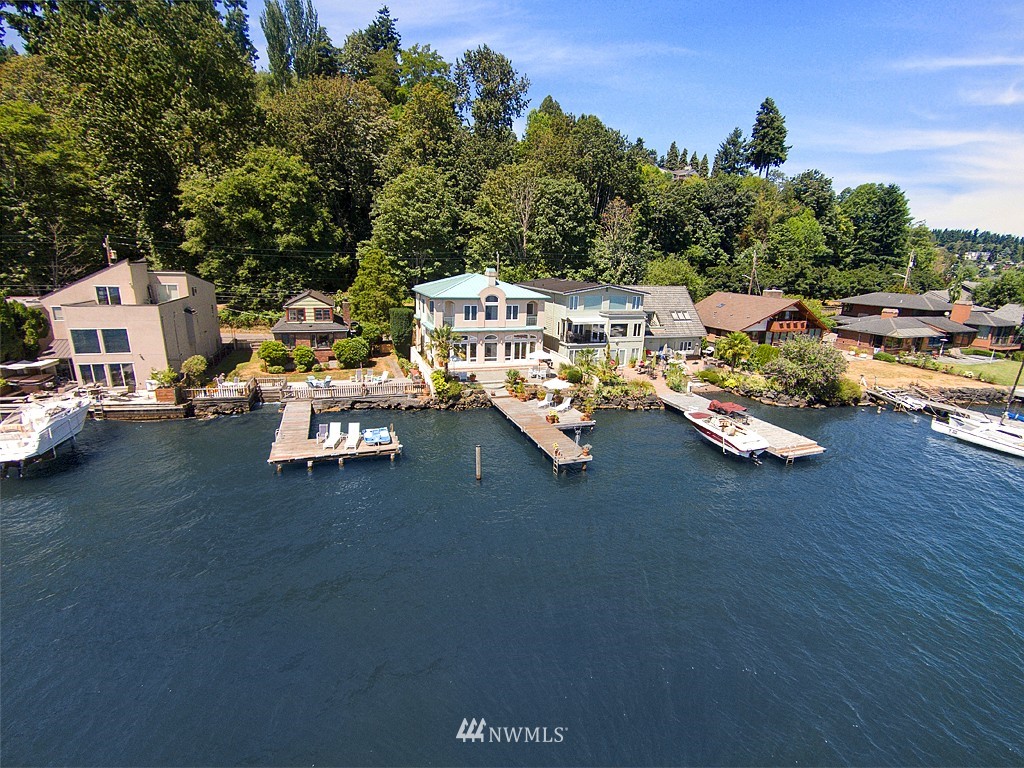 14012 Riviera Place Northeast Seattle, WA 98125 - Photo 24 of 25 Gallery Image 24