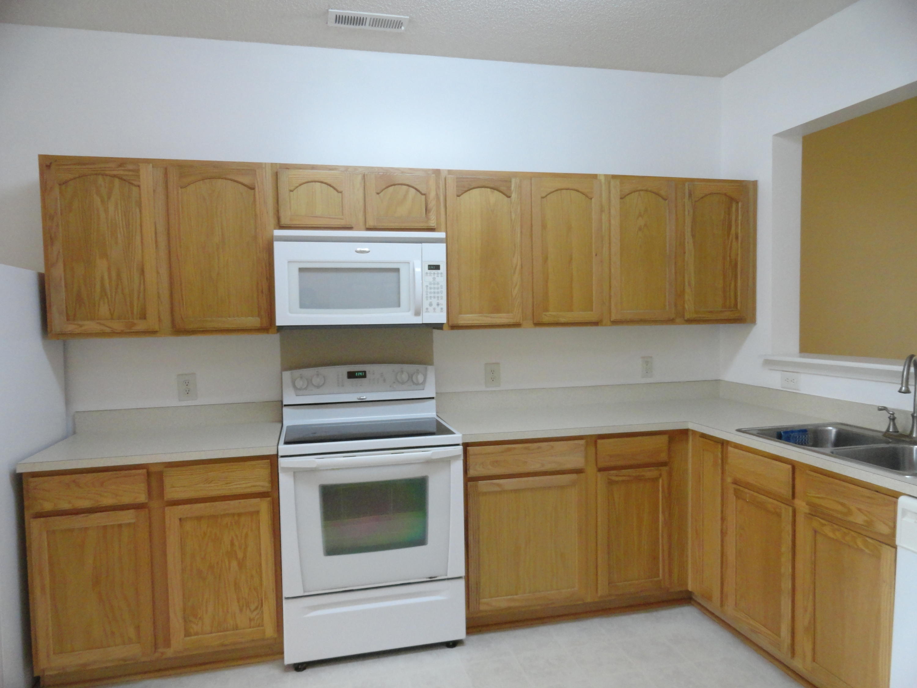 271 Brookshire Road Goose Creek, SC 29445 - Photo 3 of 10 DSC04299