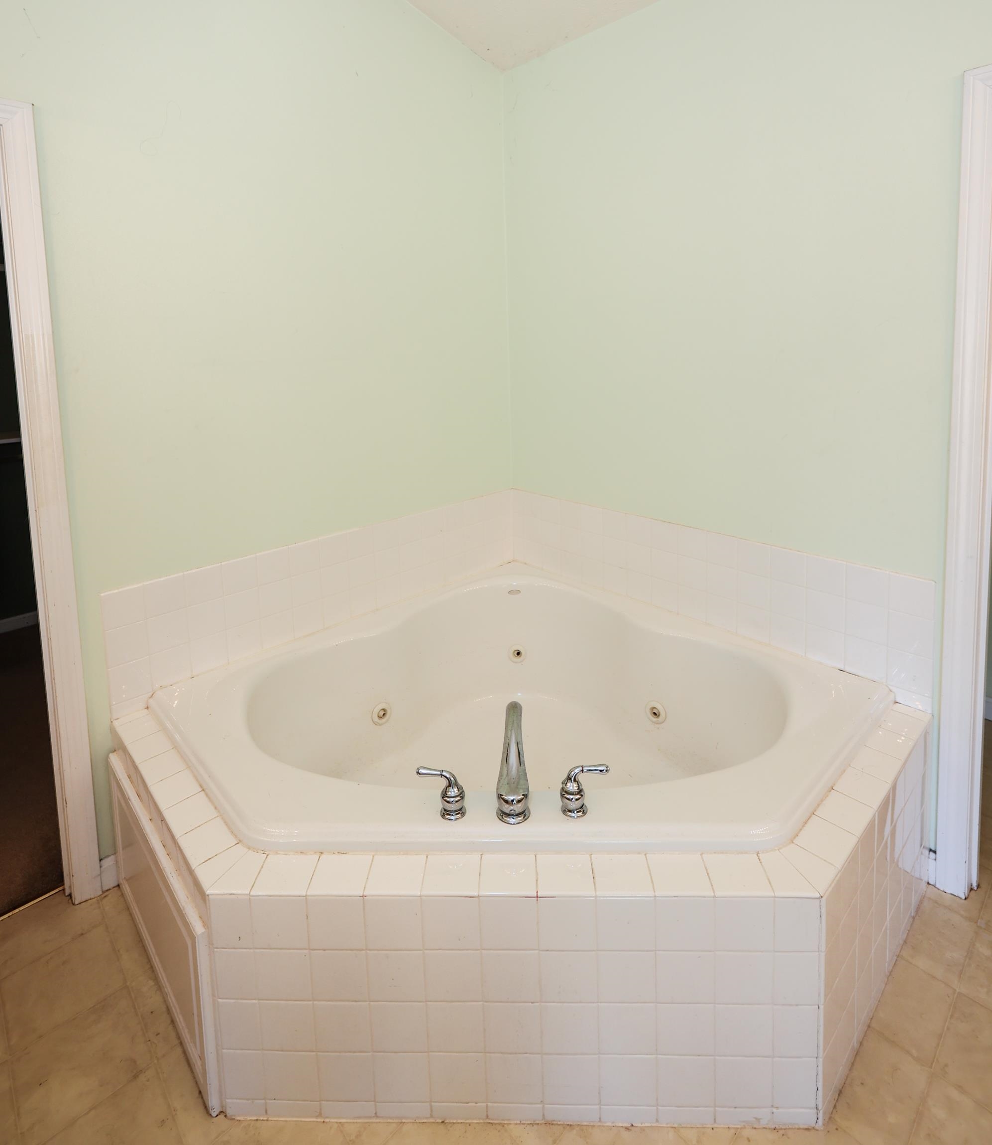 8 Tumble Road Bedford, NH 03110 - Photo 31 of 39