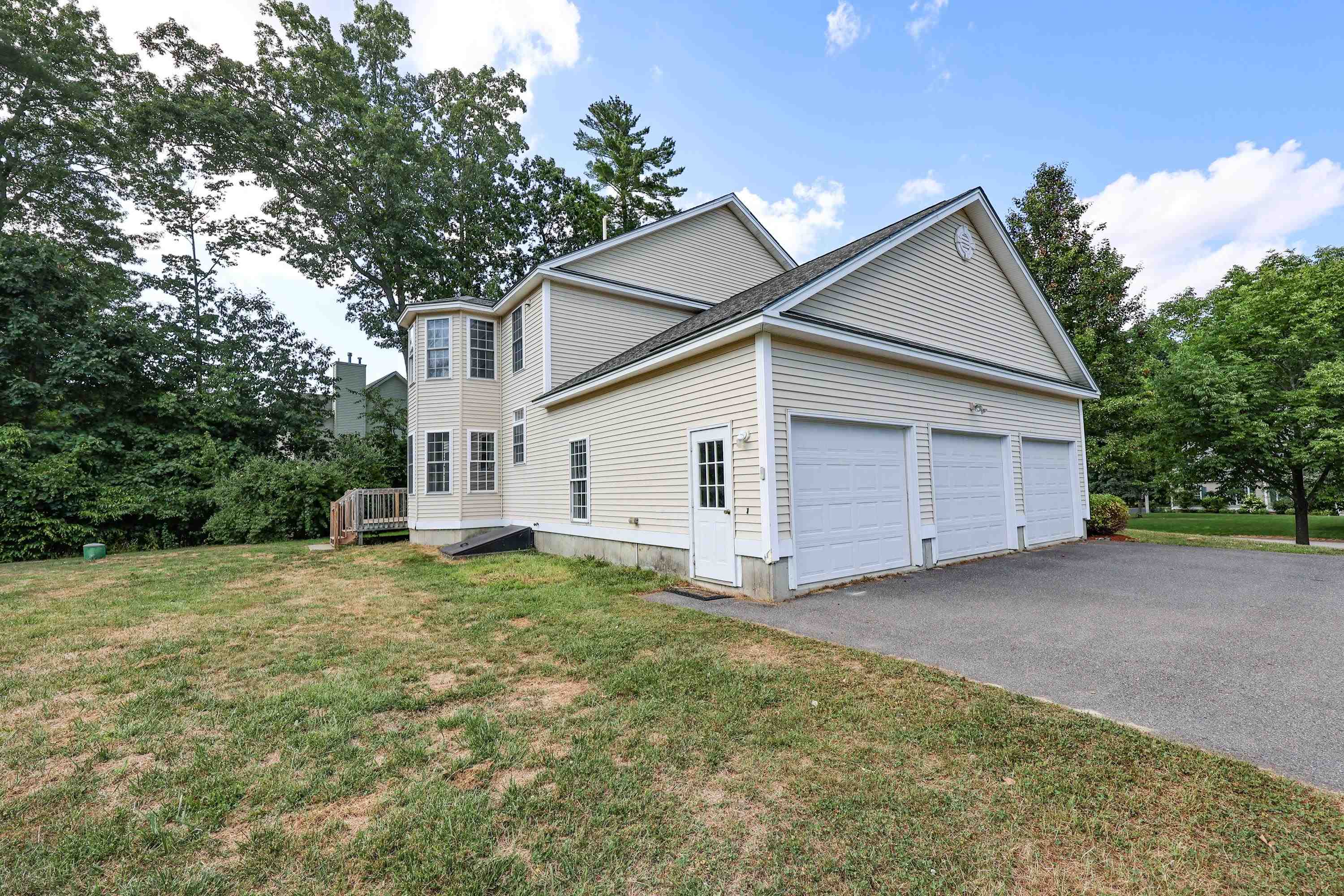 8 Tumble Road Bedford, NH 03110 - Photo 37 of 39