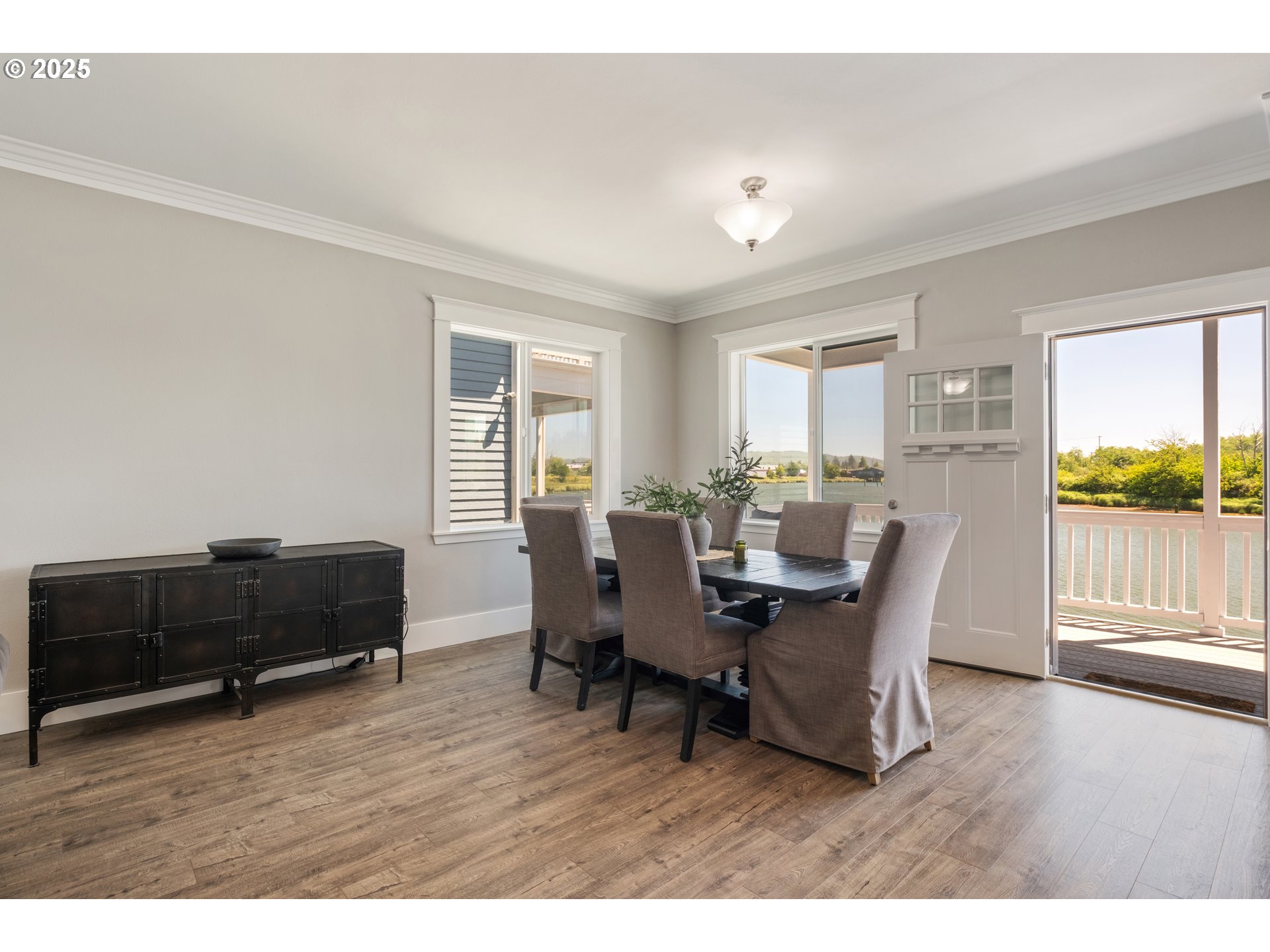 345 Island Street Raymond, WA 98577 - Photo 14 of 39