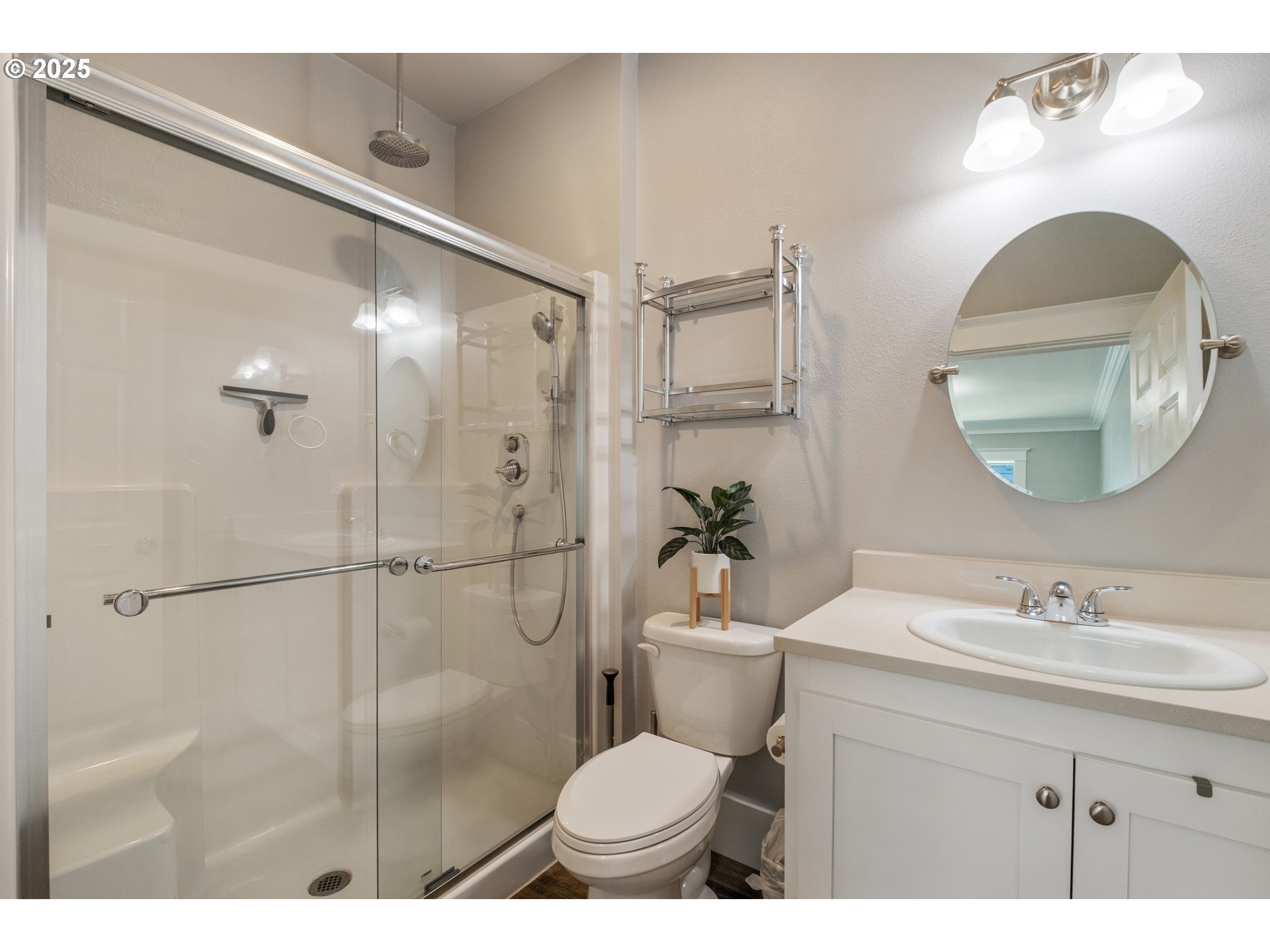 345 Island Street Raymond, WA 98577 - Photo 18 of 39 Bathroom