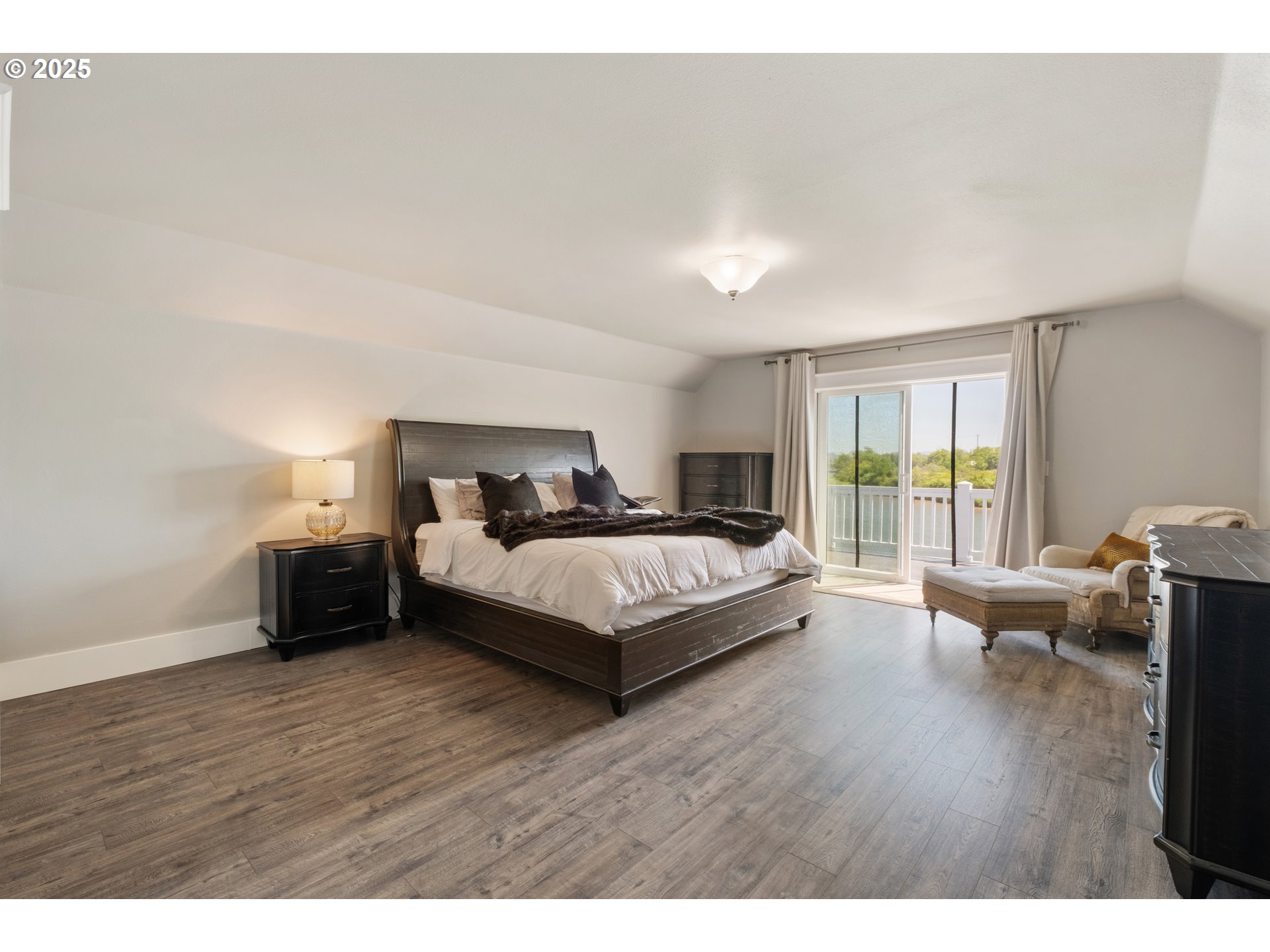 345 Island Street Raymond, WA 98577 - Photo 20 of 39 Bedroom, Primary