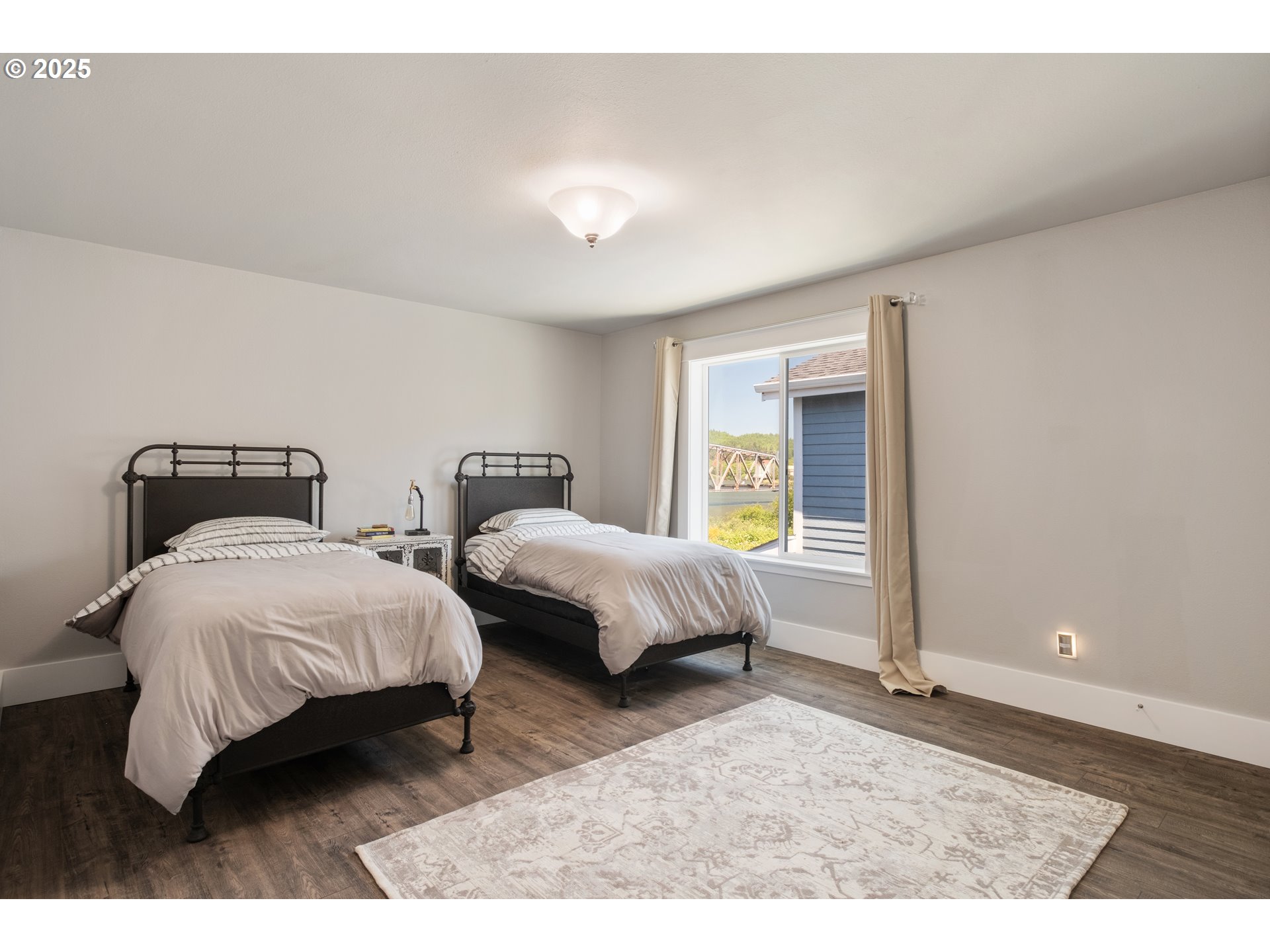 345 Island Street Raymond, WA 98577 - Photo 26 of 39 Bedroom