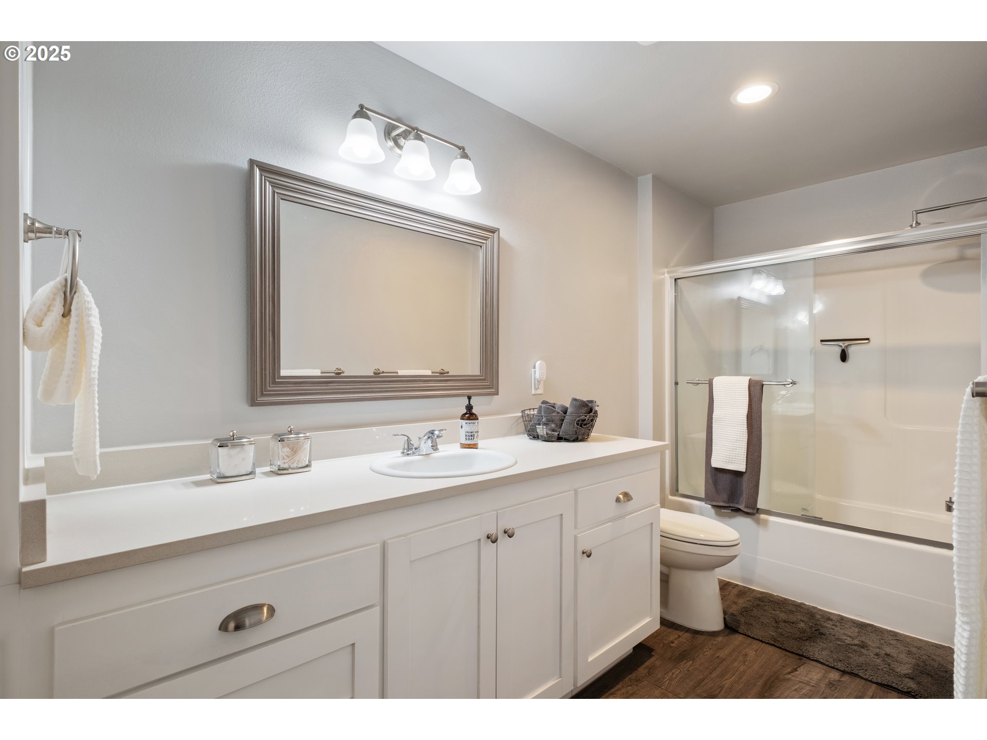 345 Island Street Raymond, WA 98577 - Photo 27 of 39 Bathroom