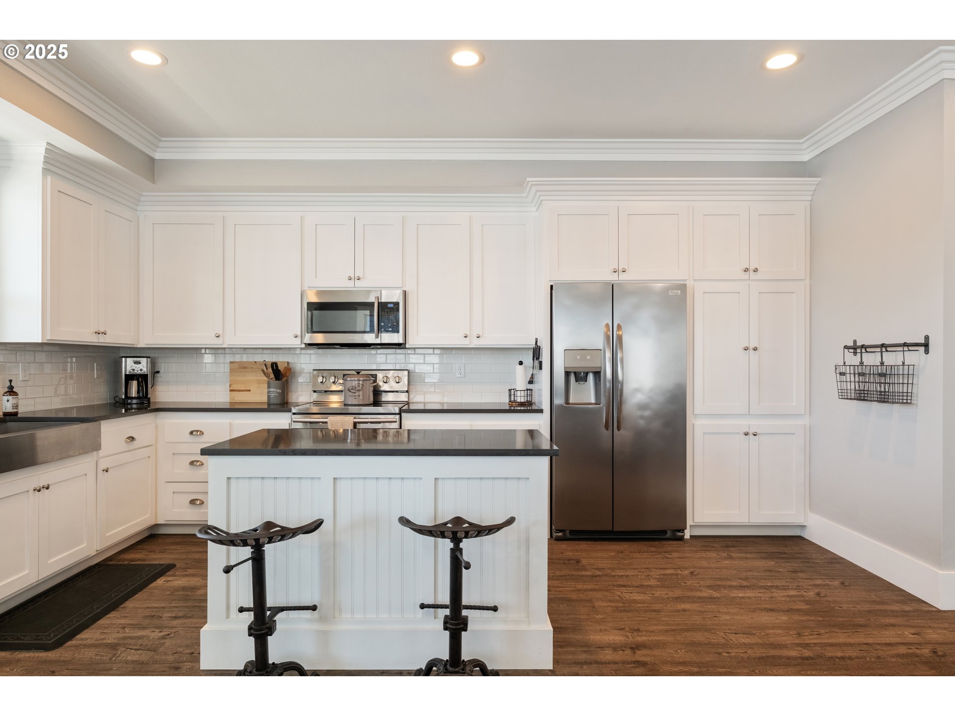 345 Island Street Raymond, WA 98577 - Photo 8 of 39