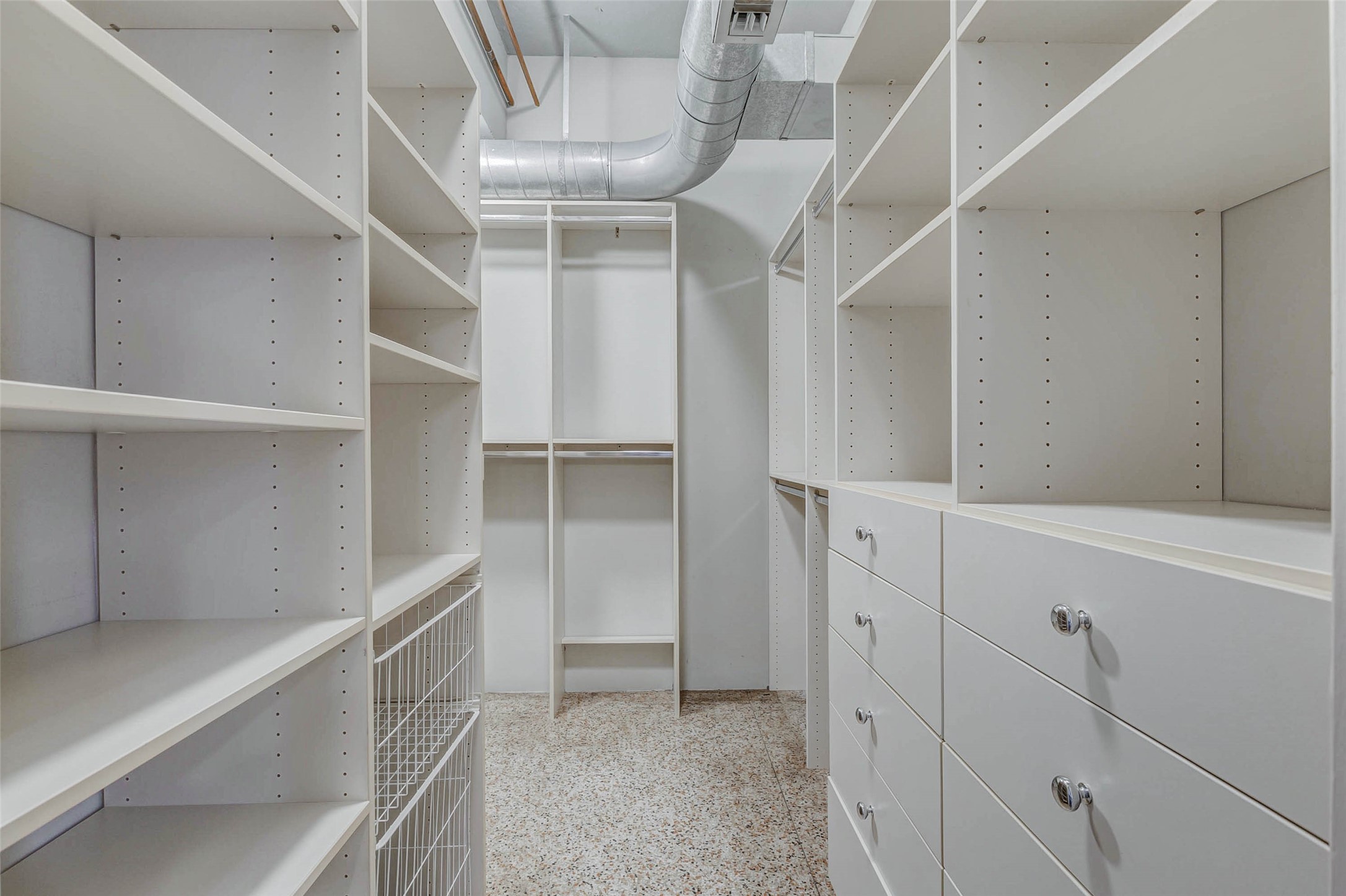711 Main Street, Unit 505 Houston, TX 77002 - Photo 35 of 47 a view of an empty walk in closet