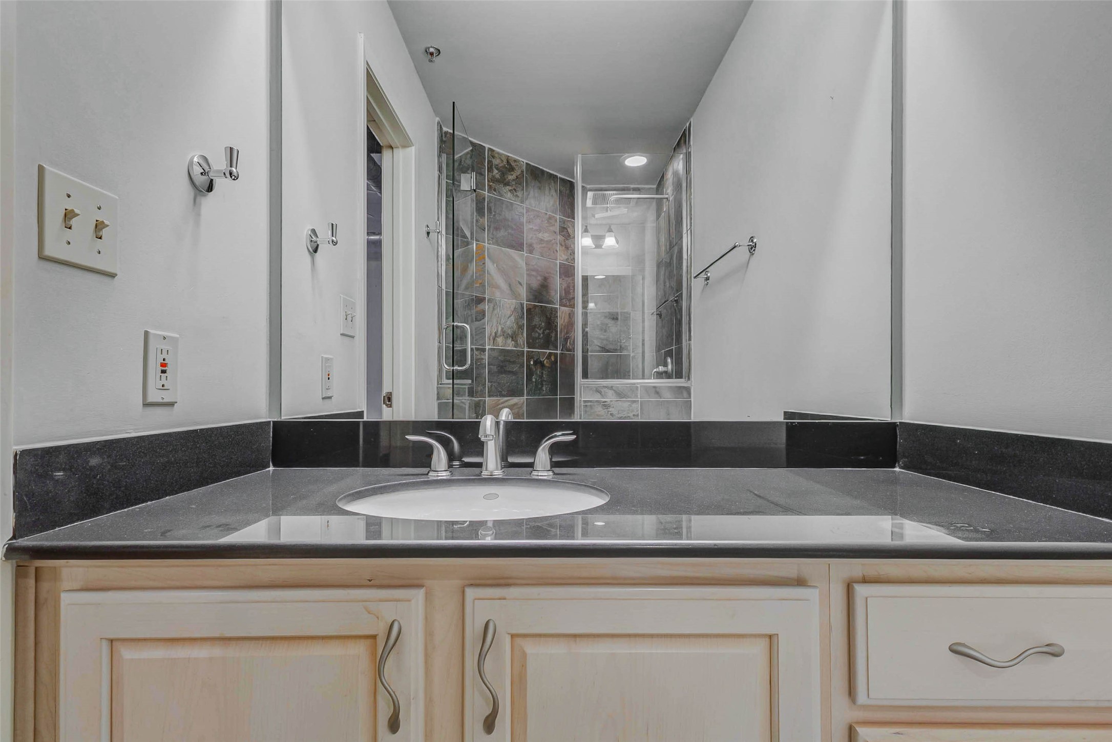 711 Main Street, Unit 505 Houston, TX 77002 - Photo 43 of 47