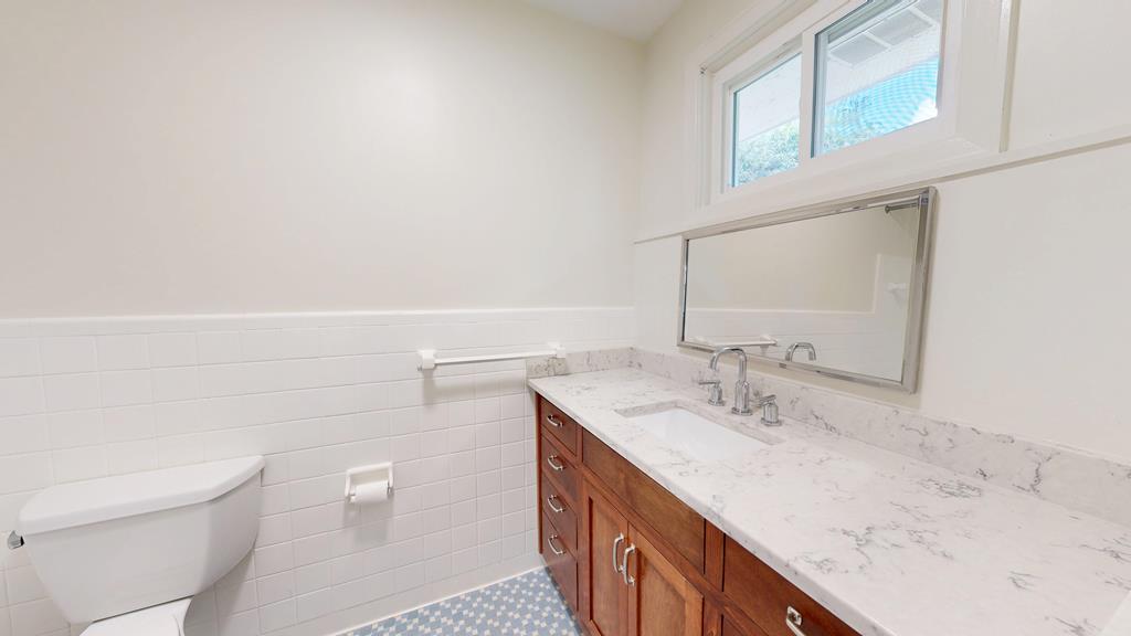 2917 Edgewood Road Columbus, GA 31906 - Photo 55 of 63 primary en suite bathroom