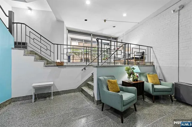 $224,000 | 70 West 72nd, Unit 4D, Bayonne, NJ 07002