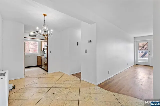 $224,000 | 70 West 72nd, Unit 4D, Bayonne, NJ 07002