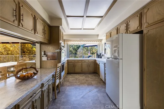 $2,300,000 | 2232 East Lake Shore Drive, Agoura Hills, CA 91301