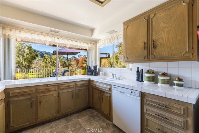 $2,300,000 | 2232 East Lake Shore Drive, Agoura Hills, CA 91301
