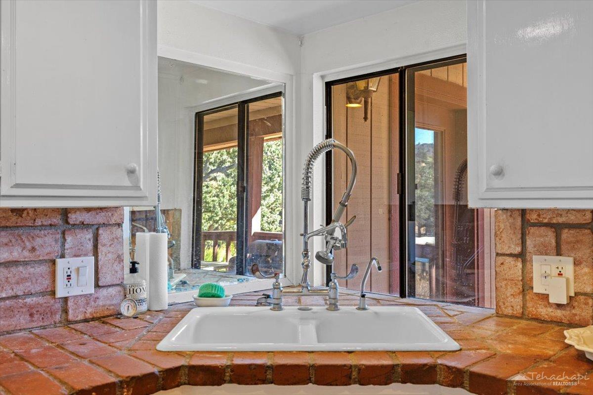 23525 Timberline Way Tehachapi, CA 93561 - Photo 11 of 42 Gallery Image 11