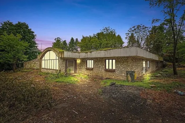 $430,000 | 9033 Winn Road, Spring Grove, IL 60081