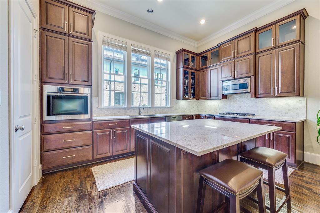 743 Will Rice Avenue Irving, TX 75039 - Photo 4 of 16