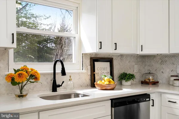 $409,900 | 2 Shelburne Drive, Ewing, NJ 08638