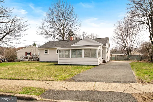 $409,900 | 2 Shelburne Drive, Ewing, NJ 08638