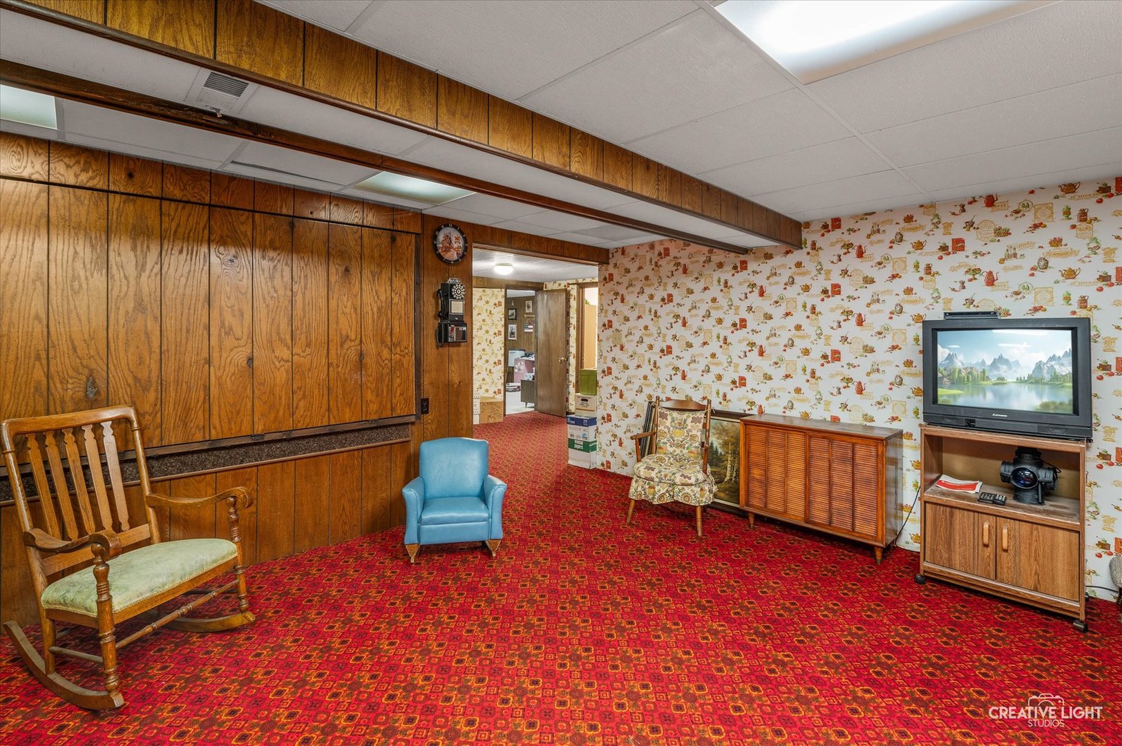 15304 South Indian Boundary Line Road Plainfield, IL 60544 - Photo 21 of 28 a living room with furniture and a wooden floor