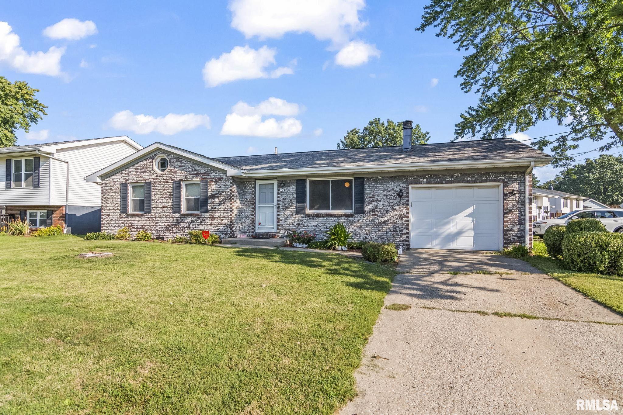 3065 East Elm Street Springfield, IL 62702 - Photo 1 of 30