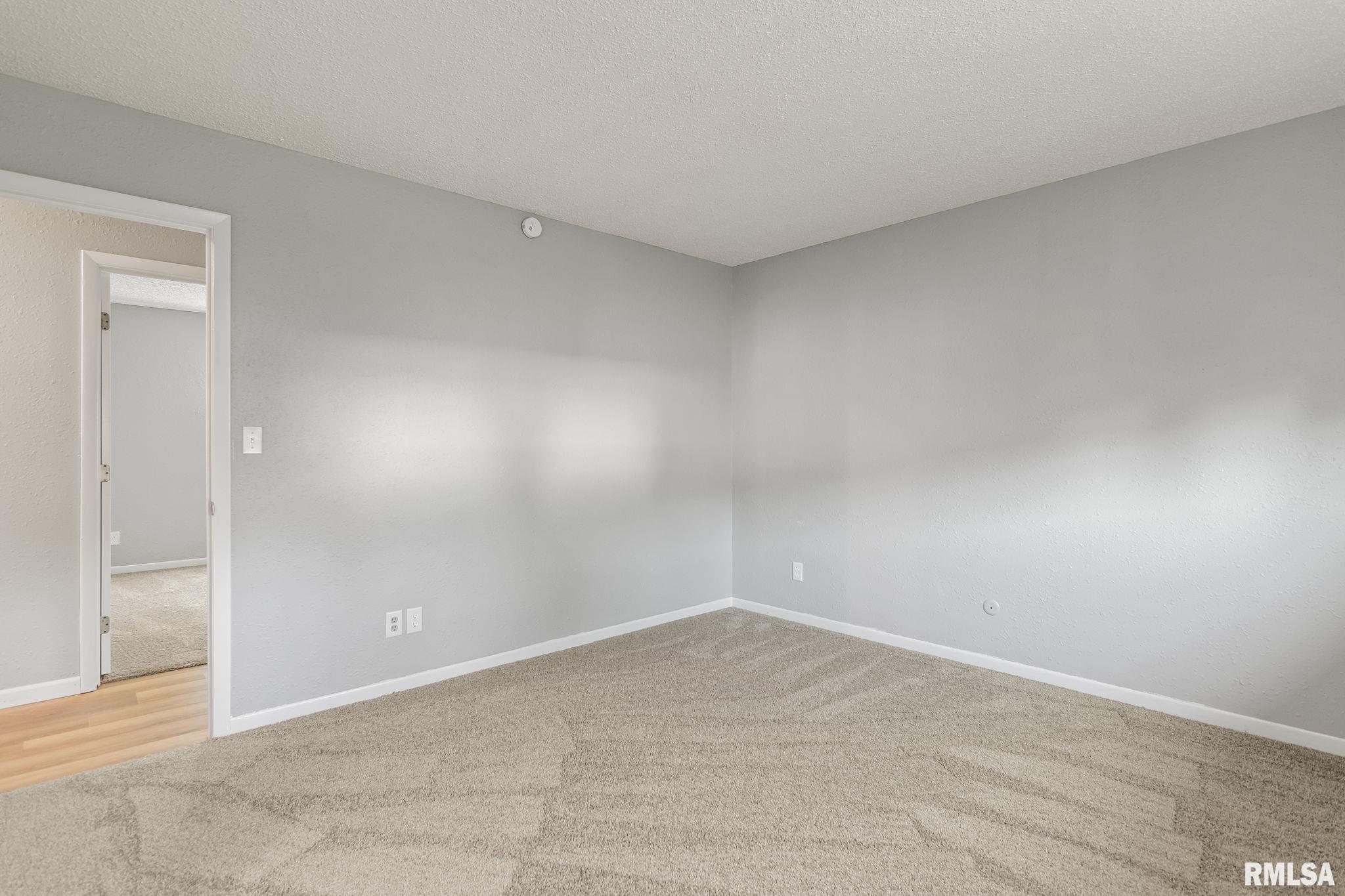 3065 East Elm Street Springfield, IL 62702 - Photo 12 of 30