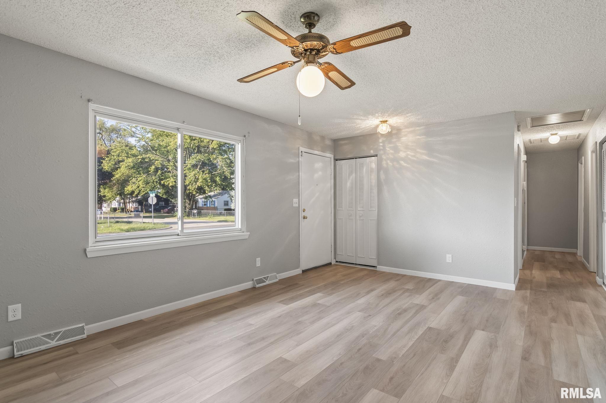 3065 East Elm Street Springfield, IL 62702 - Photo 5 of 30