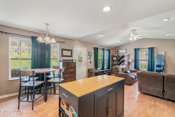 $249,900 | 111 Oak Street, Athens, TN 37303