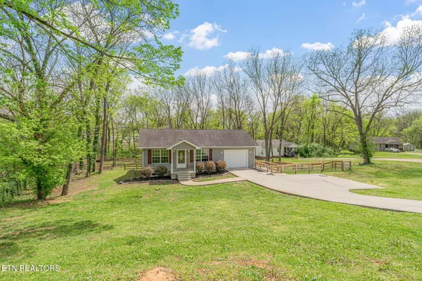 $249,900 | 111 Oak Street, Athens, TN 37303