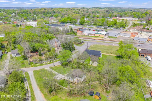 $249,900 | 111 Oak Street, Athens, TN 37303